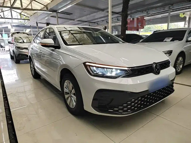 Volkswagen Lavida — Фото автомобиля 3