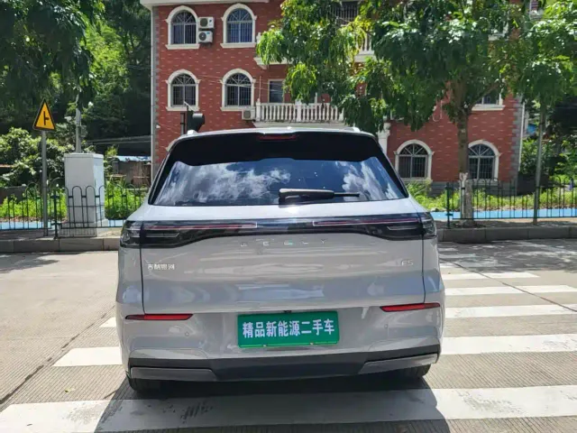 Geely Galaxy E5 — Фото автомобиля 10