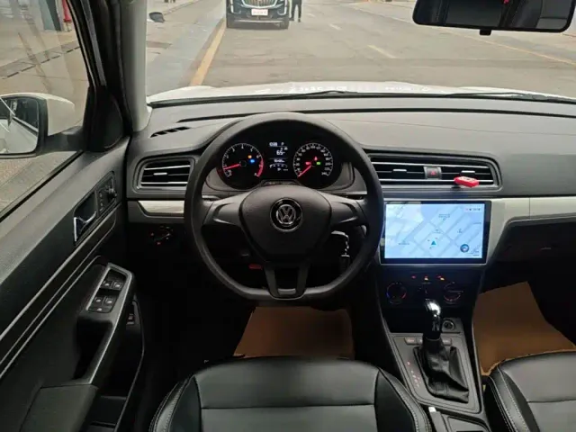 Volkswagen Lavida — Фото автомобиля 10
