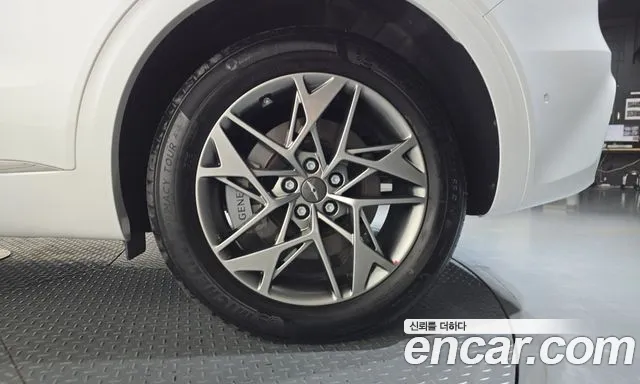 Genesis GV70 — Фото автомобиля 6