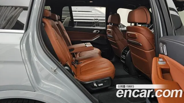 BMW X7 — Фото автомобиля 9
