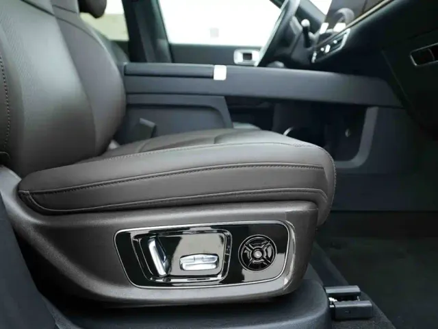 Li Auto L8 — Фото автомобиля 20