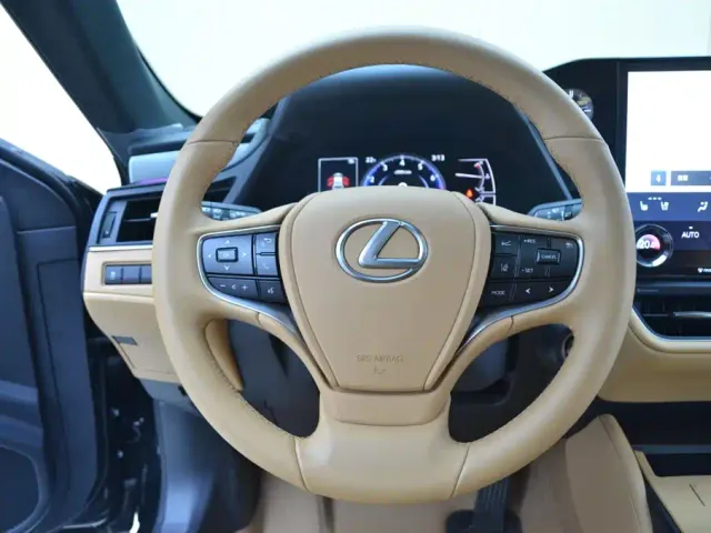 Lexus ES — Фото автомобиля 9
