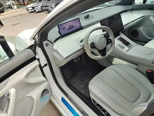 Luxeed S7 — Фото автомобиля 15
