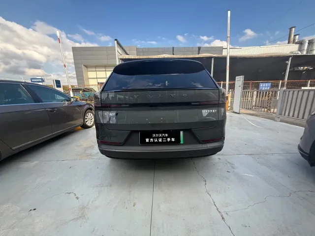 Volvo XC70 Plug-in Hybrid — Фото автомобиля 8