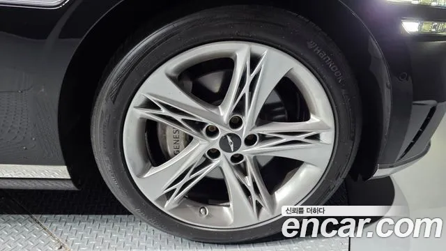 Genesis G90 Бензин 3.5 турбо AWD — Фото автомобиля 5