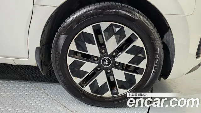 Hyundai Staria Staria 4WD Lounge 7 мест — Фото автомобиля 5