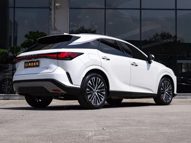 Lexus RX — Фото автомобиля 3
