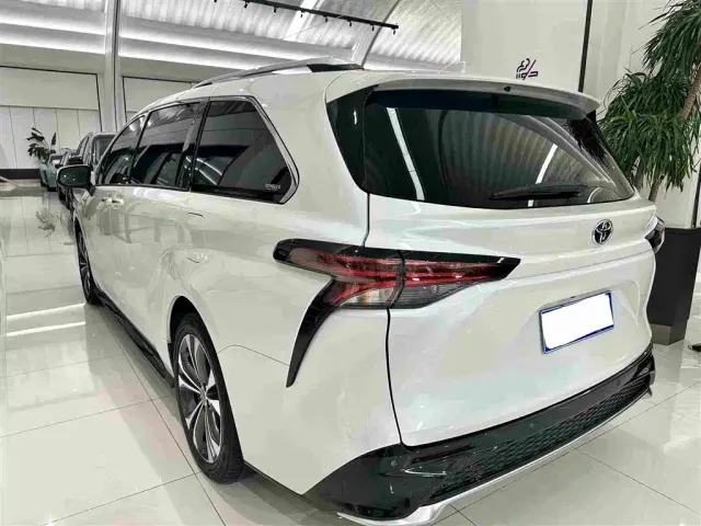 Toyota Granvia — Фото автомобиля 19