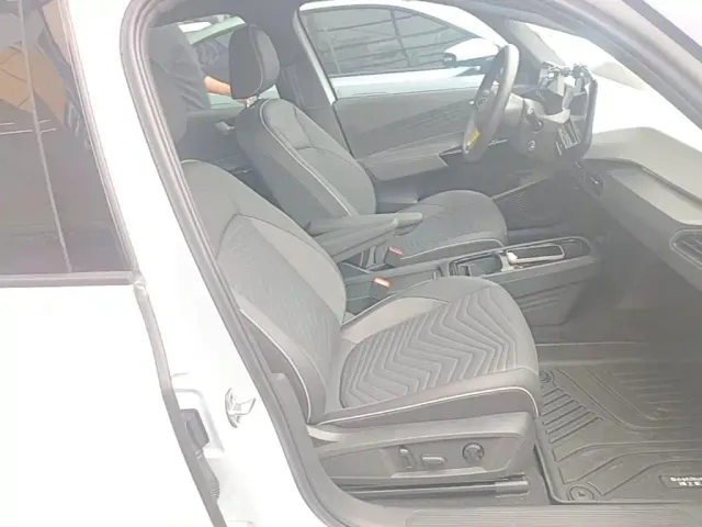Volkswagen ID.3 — Фото автомобиля 24