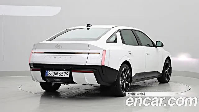 Hyundai Avante (CN8) — Фото автомобиля 2