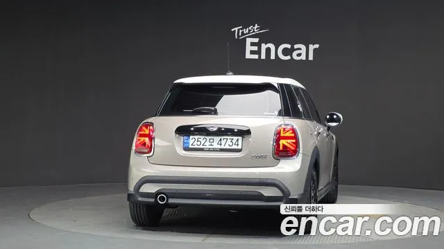 Mini Cooper Cooper 5 дверей Classic — Фото автомобиля 4
