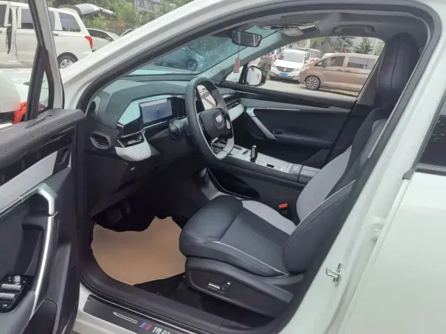 Geely Boyue L — Фото автомобиля 15