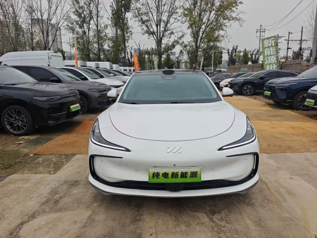 IM Motors L6 — Фото автомобиля 2