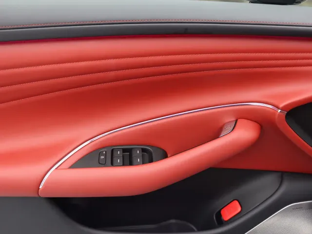 Xiaomi SU7 — Фото автомобиля 7