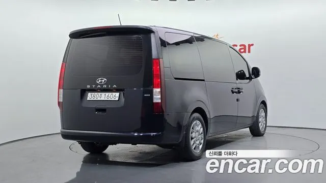 Hyundai Staria Staria 4WD Tourer 9 мест — Фото автомобиля 2