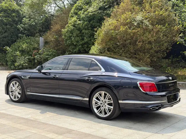 Bentley Flying Spur — Фото автомобиля 5