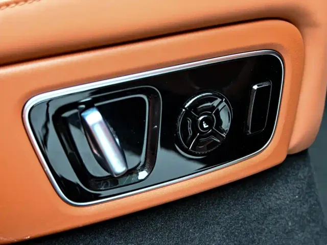 Li Auto L7 — Фото автомобиля 25