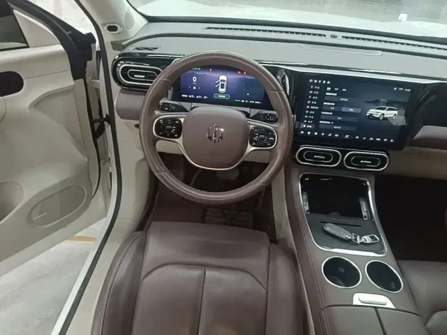 Leapmotor C11 — Фото автомобиля 10