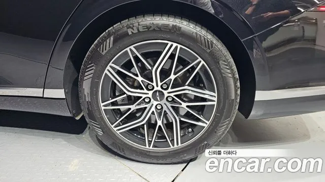 Genesis G90 Бензин 3.5 турбо AWD — Фото автомобиля 5