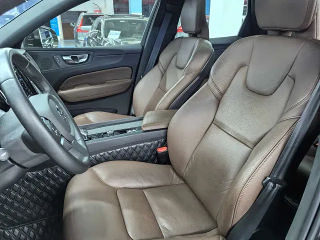Volvo XC60 — Фото автомобиля 9