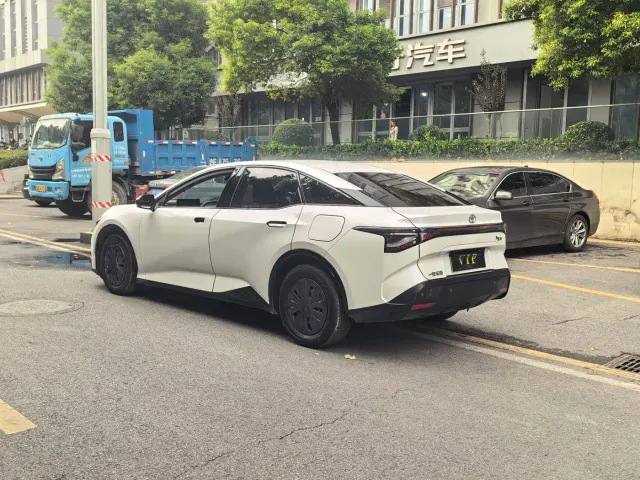 Toyota bZ3 — Фото автомобиля 5
