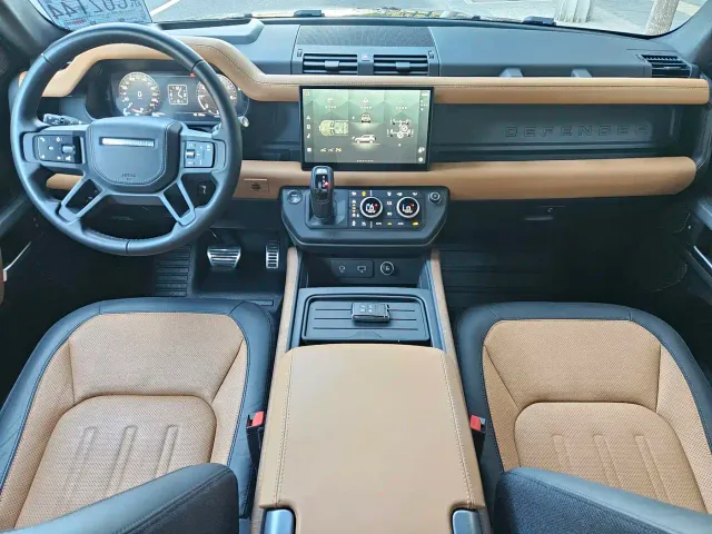 Land Rover Defender — Фото автомобиля 7