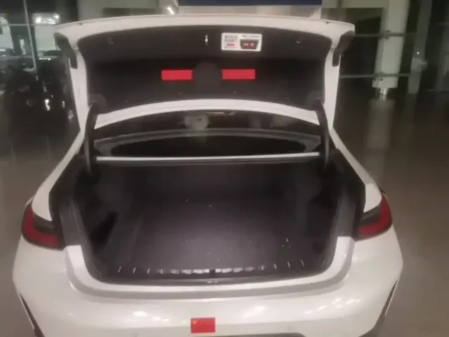 BMW 3 Series — Фото автомобиля 22