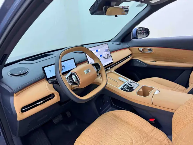 Geely Galaxy Galaxy Starship 7 EM-i 2025 120km Navigation Edition — Фото автомобиля 13