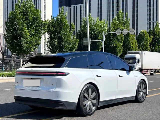 Li Auto i6 — Фото автомобиля 18