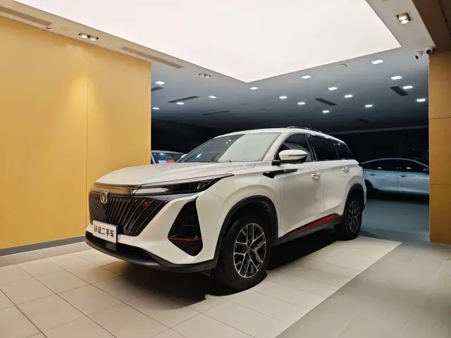 Фотография автомобиля — Changan CS75 Plus