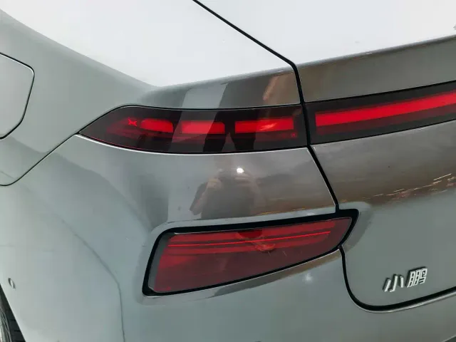 Xpeng P7 — Фото автомобиля 12