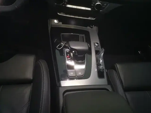 Audi Q5L — Фото автомобиля 16