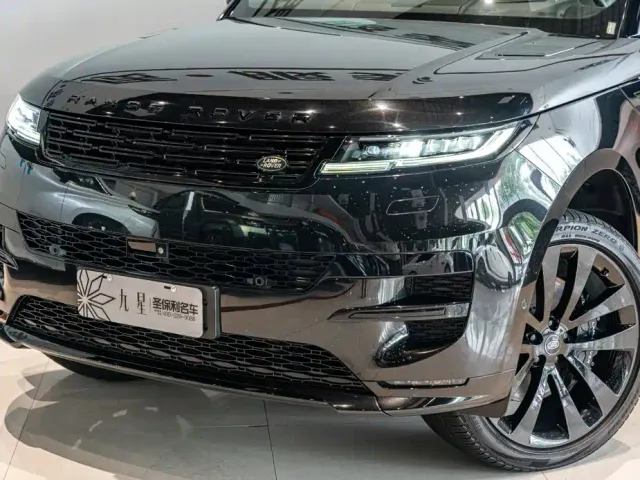 Land Rover Range Rover Sport — Фото автомобиля 18