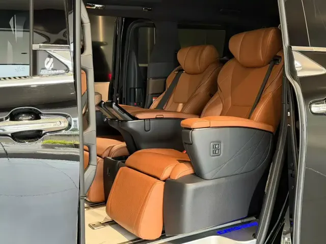 Toyota Alphard — Фото автомобиля 9