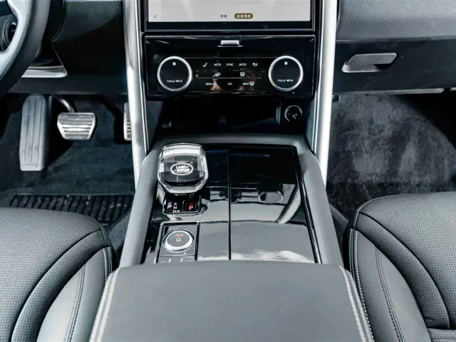 Land Rover Discovery 2023 360PS R-Dynamic SE — Фото автомобиля 15