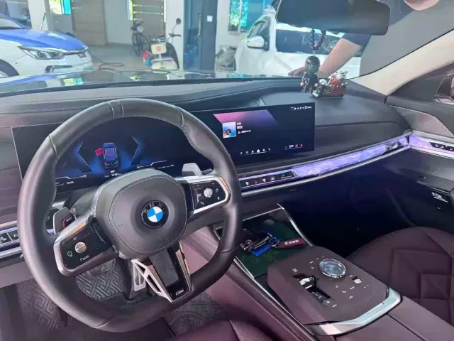 BMW 7 Series — Фото автомобиля 4