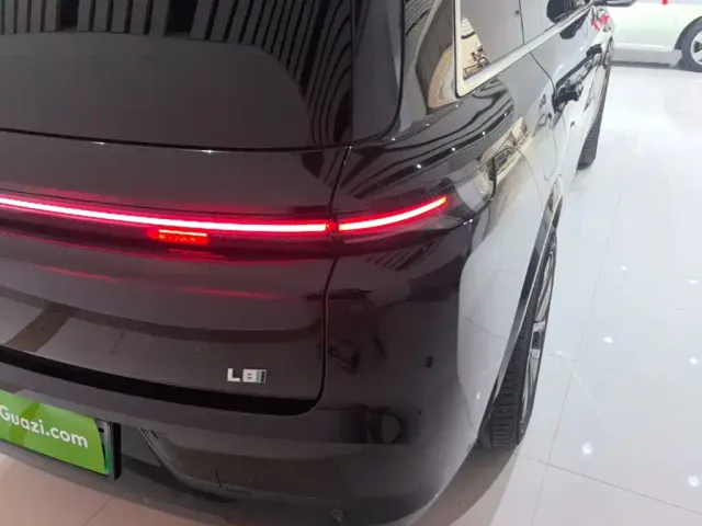 Li Auto L8 — Фото автомобиля 7