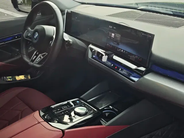 BMW i5 — Фото автомобиля 5
