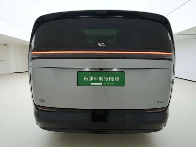 Li Auto MEGA — Фото автомобиля 4