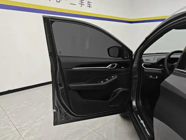 Geely Binyue — Фото автомобиля 7