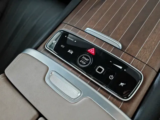 Mercedes-Benz EQS SUV — Фото автомобиля 15