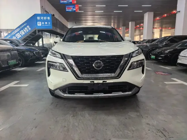 Nissan X-Trail — Фото автомобиля 2