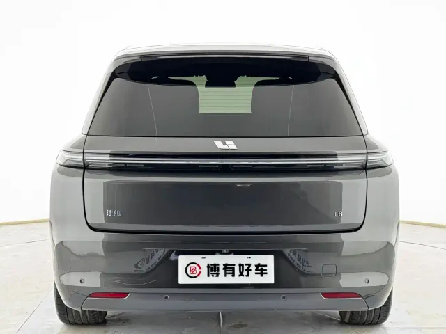Li Auto L8 — Фото автомобиля 16