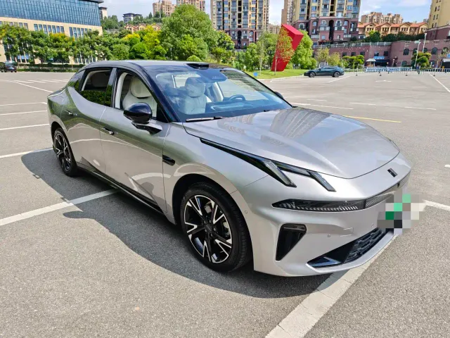 Lynk & Co 07 EM-P — Фото автомобиля 3