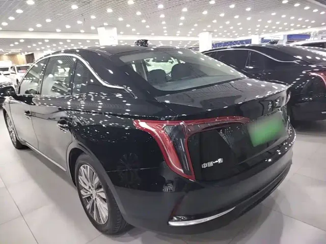 Hongqi E-QM5 — Фото автомобиля 4