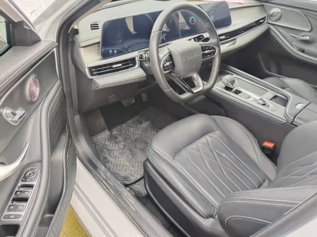 Chery Arrizo 8 — Фото автомобиля 7