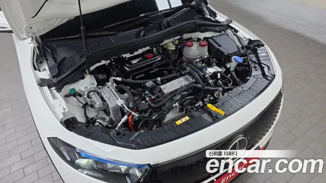 Mercedes-Benz EQA — Фото автомобиля 5