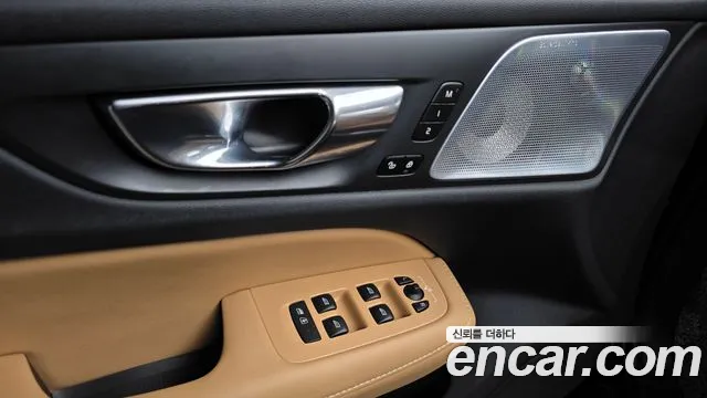 Вольво V60 V60 Cross Country 2 поколение B5 Ultimate AWD — Фото автомобиля 14