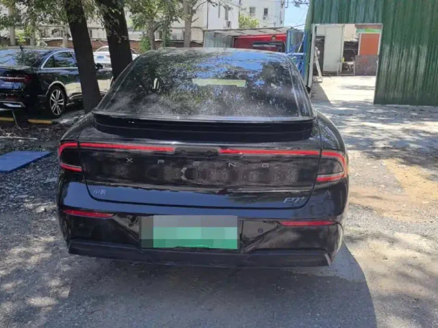 Xpeng P7+ — Фото автомобиля 3